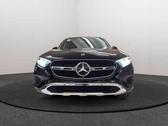 Used 2026 Mercedes-Benz GLC 300 4MATIC image 2