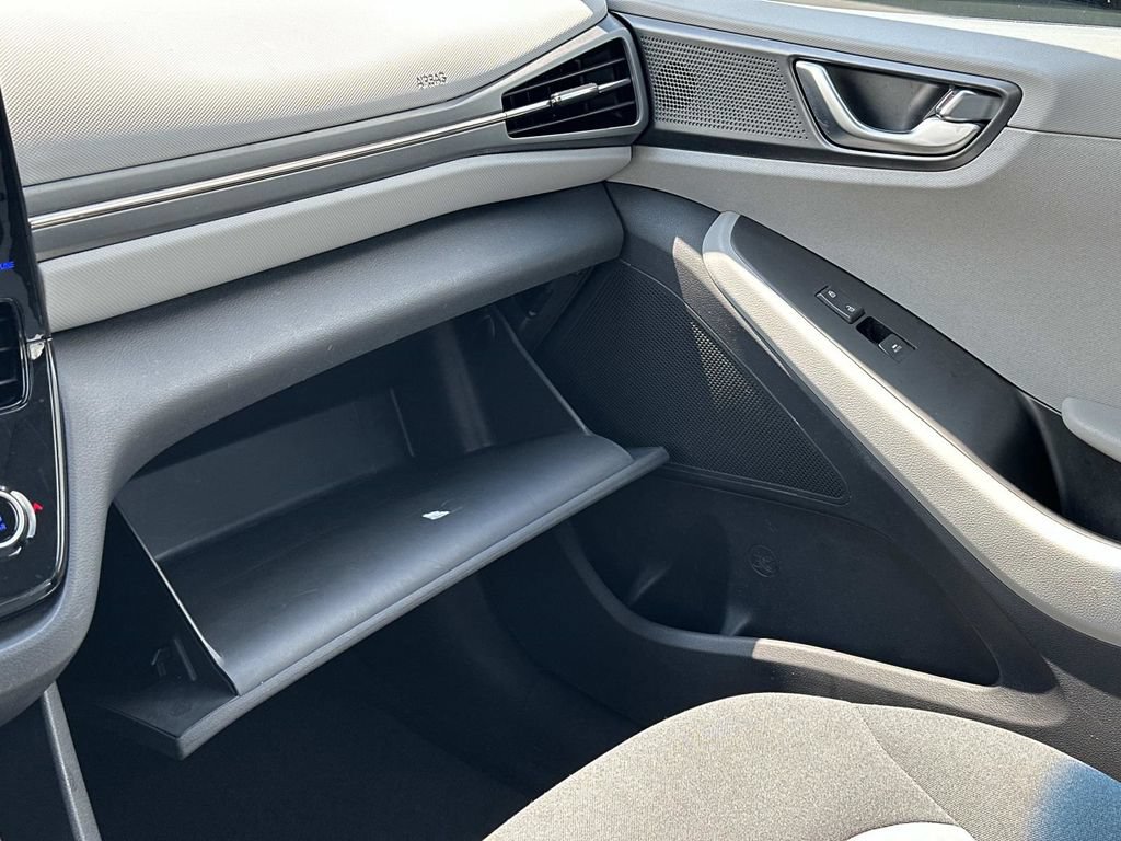 Used 2020 Hyundai Ioniq SEL FWD image 34