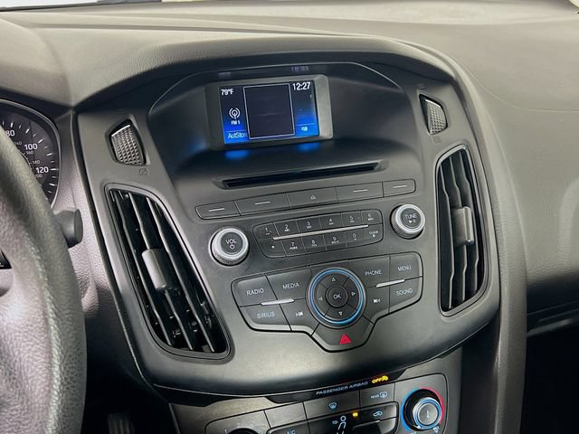 Used 2017 Ford Focus SE FWD image 16