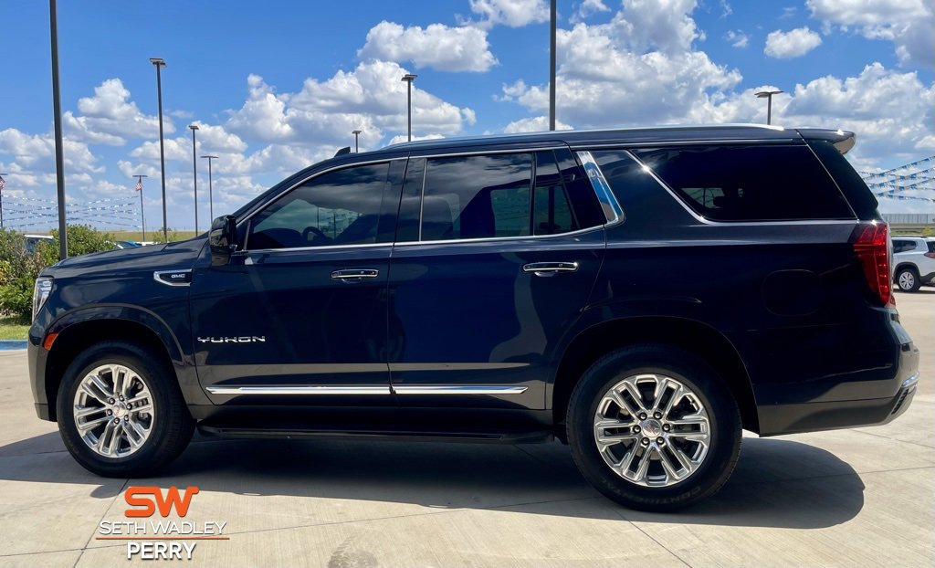 Used 2023 GMC Yukon SLT w/ SLT Luxury Package image 7