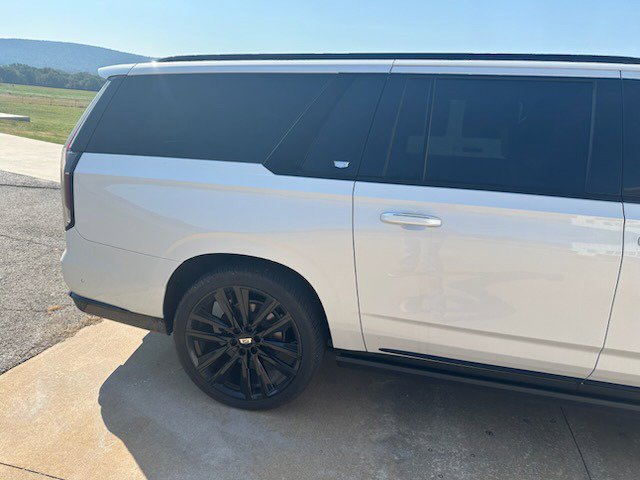 Used 2021 Cadillac Escalade ESV Sport w/ Driver Assist Tech Package AWD/4WD image 5