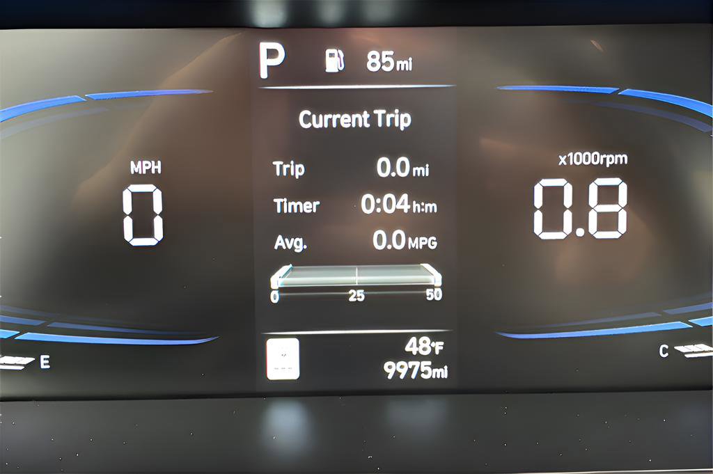 Certified 2025 Hyundai Elantra Sport image 18
