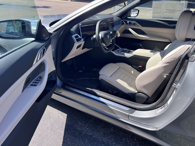 New 2025 BMW 430i xDrive Convertible w/ Premium Package AWD/4WD image 9