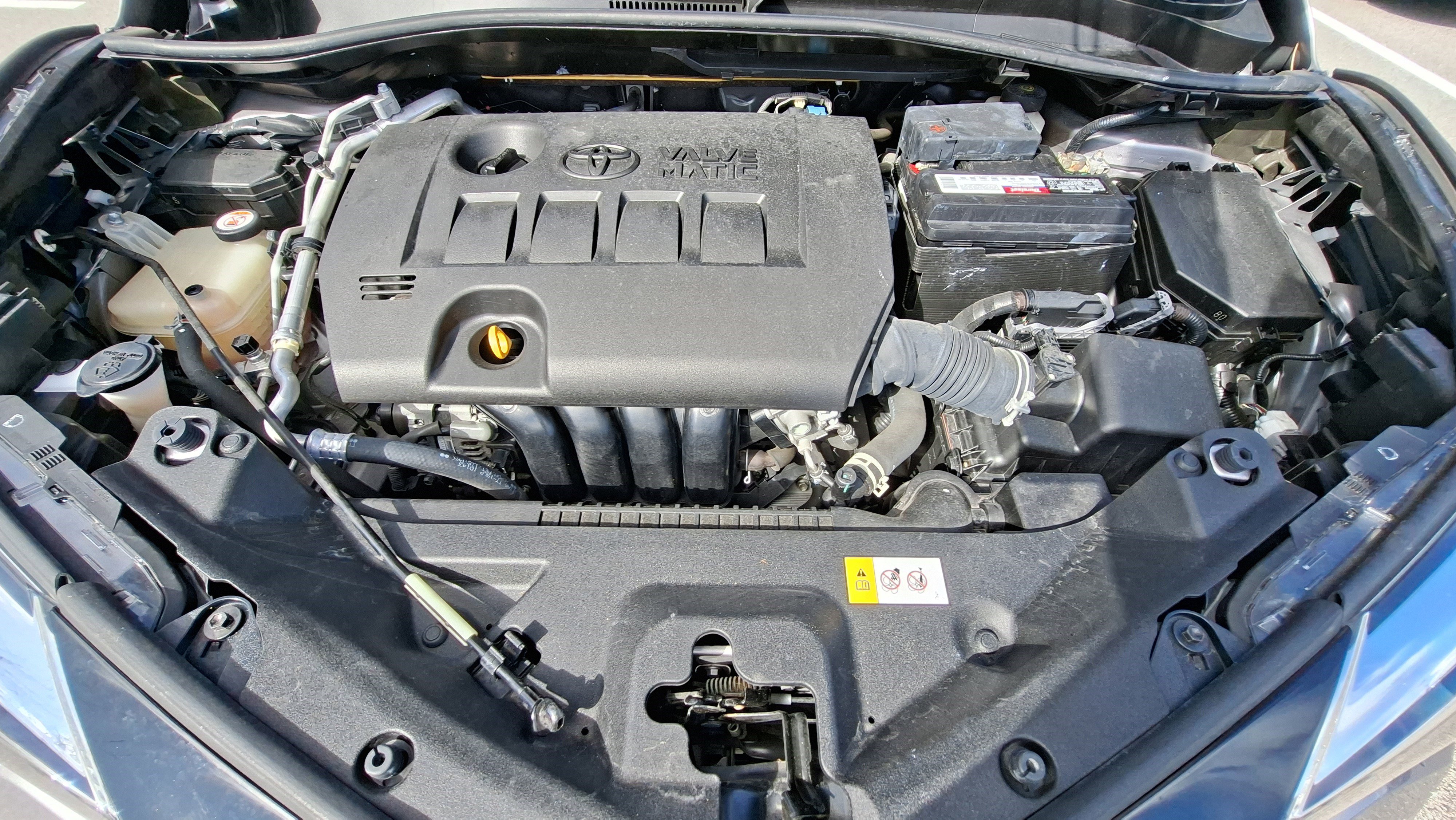 Used 2020 Toyota C-HR XLE image 24