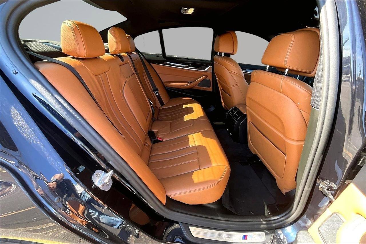 Used 2019 BMW M550i xDrive image 25