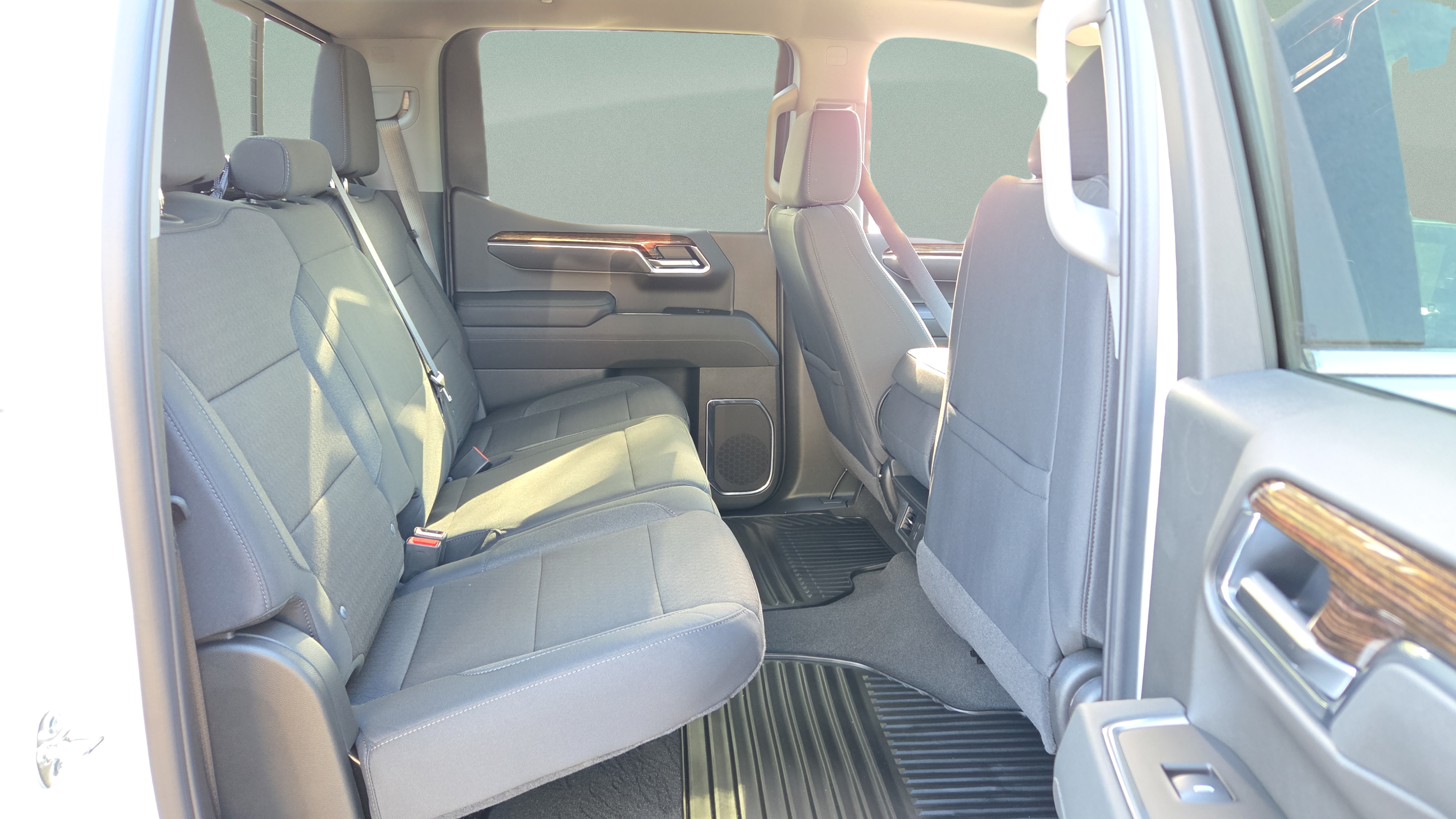 New 2026 GMC Sierra 1500 SLE w/ Preferred Package RWD image 15