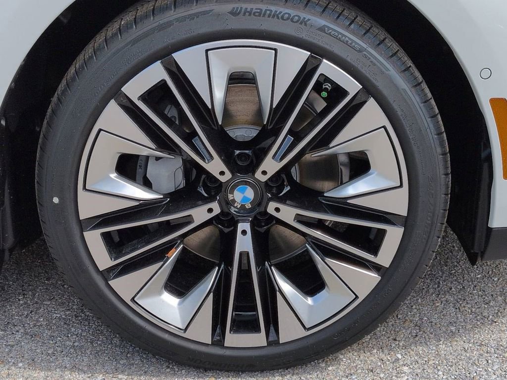 New 2026 BMW i5 eDrive40 RWD image 11