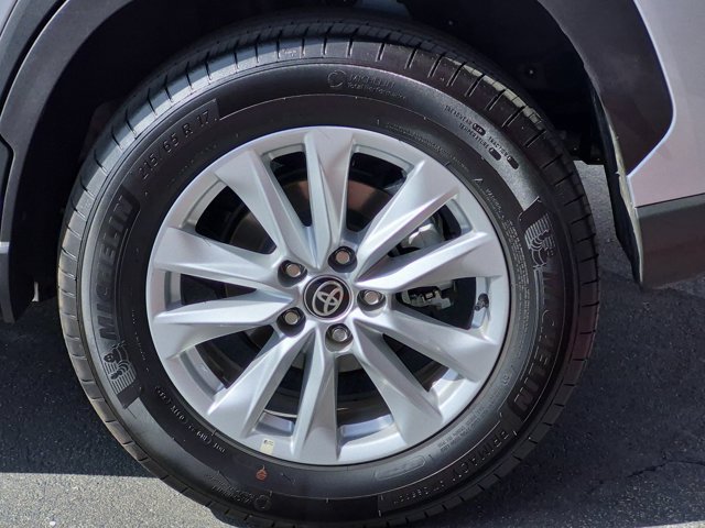 Used 2026 Toyota Corolla Cross LE FWD image 13