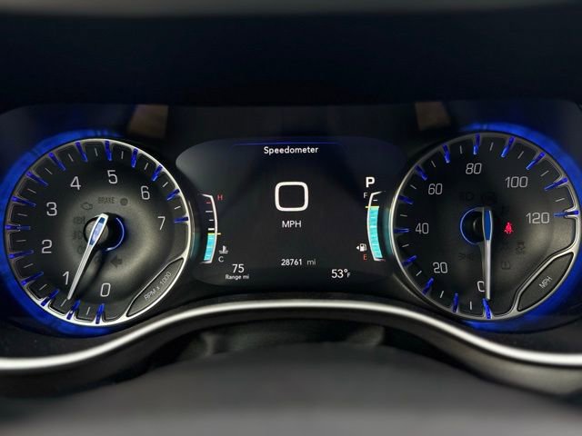 Certified 2024 Chrysler Pacifica Touring-L image 30