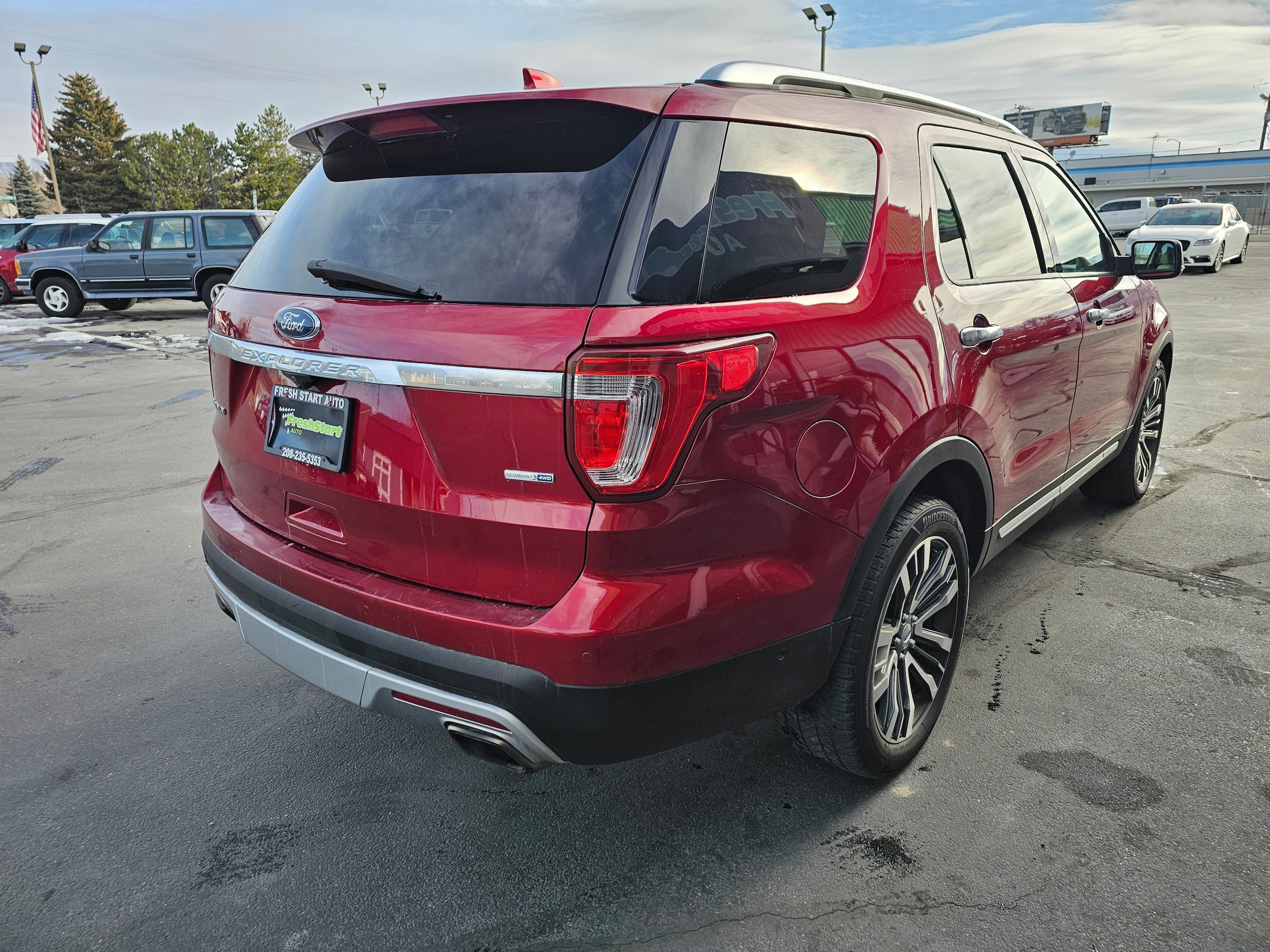 Used 2017 Ford Explorer Platinum AWD/4WD image 6