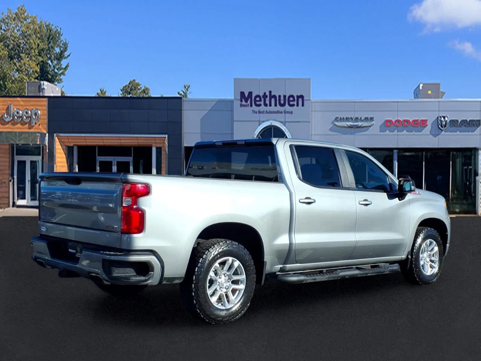 Used 2023 Chevrolet Silverado 1500 RST AWD/4WD image 4