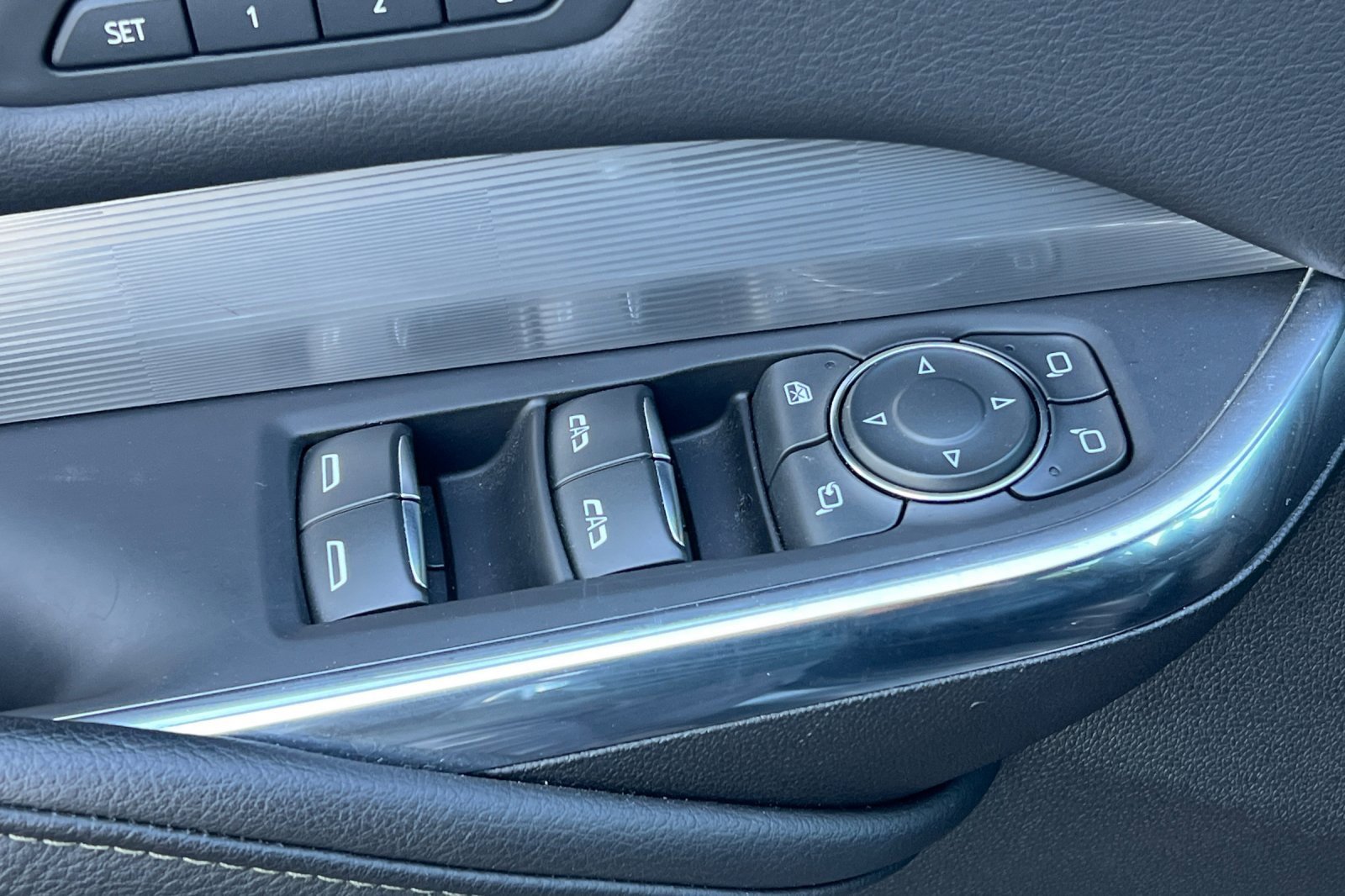 Certified 2024 Cadillac XT4 Premium Luxury image 12