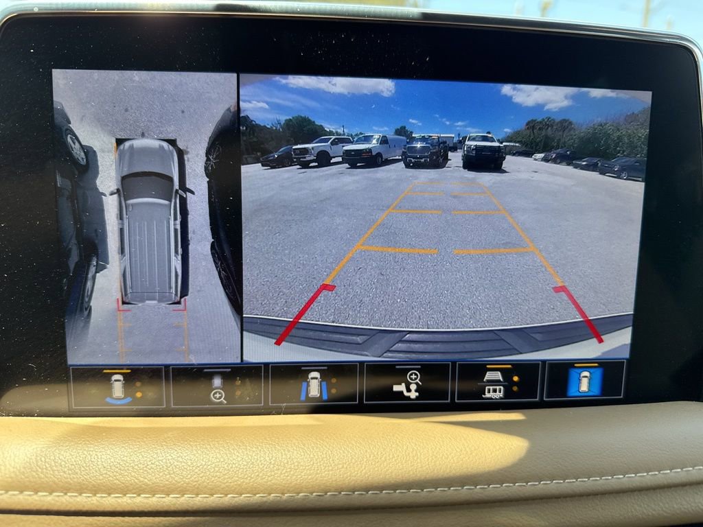 Used 2021 Chevrolet Suburban Premier w/ Premium Package AWD/4WD image 16