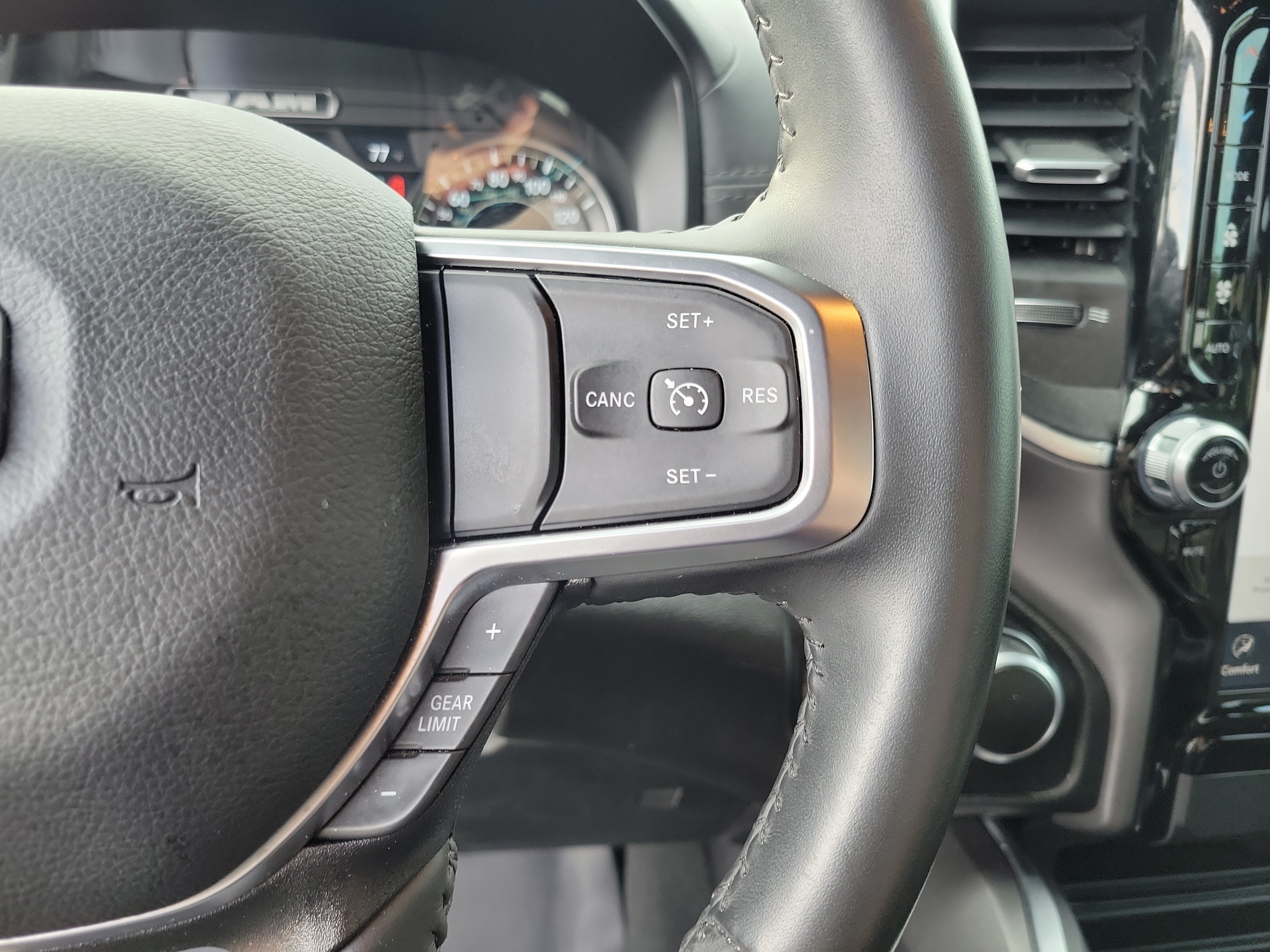 Used 2024 RAM 1500 Big Horn AWD/4WD image 18