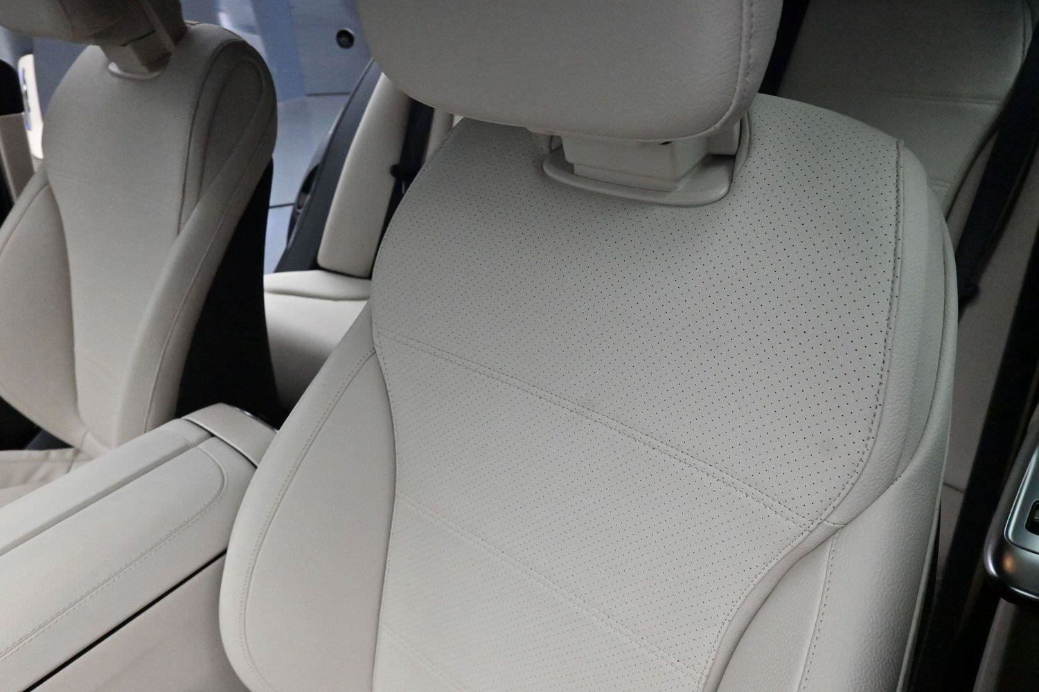 Used 2025 Mercedes-Benz C 300 4MATIC Sedan image 15