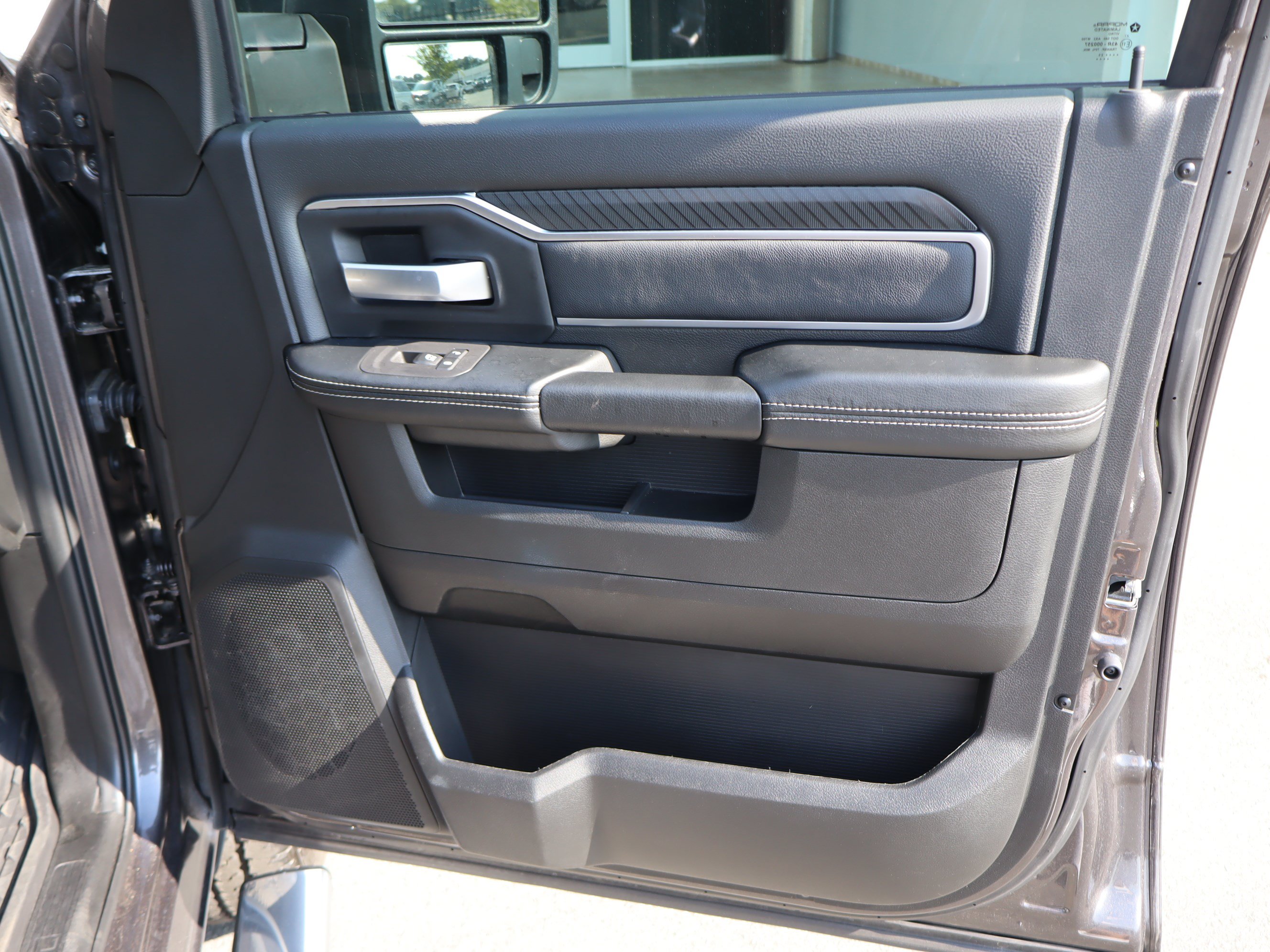 Used 2025 RAM 3500 Big Horn AWD/4WD image 37