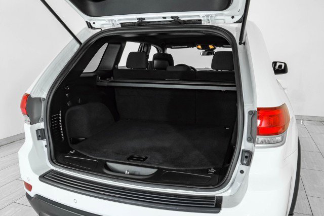 Used 2018 Jeep Grand Cherokee Laredo image 45