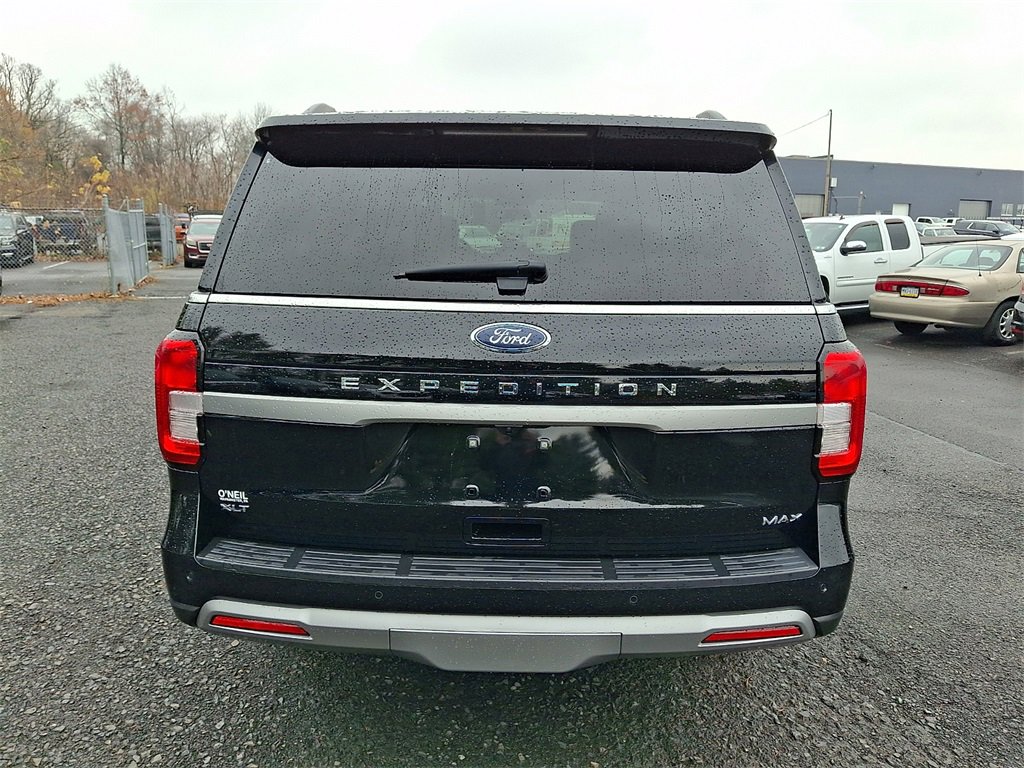 Used 2024 Ford Expedition Max XLT image 5
