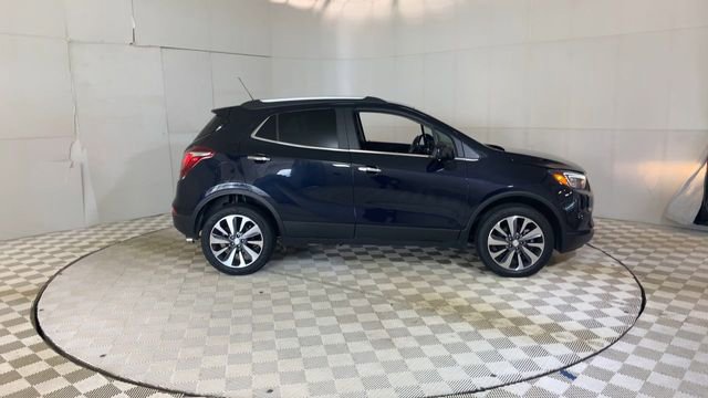 Used 2022 Buick Encore Preferred w/ Safety Package II AWD/4WD image 2