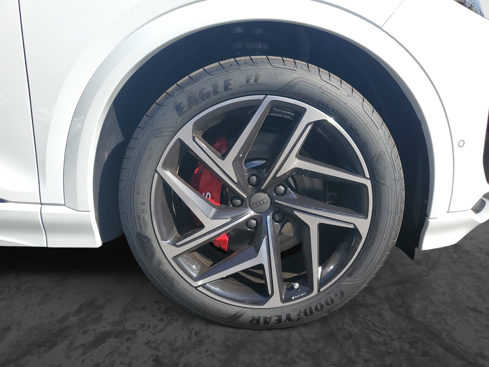New 2027 Audi SQ6 e-tron Prestige AWD/4WD image 6