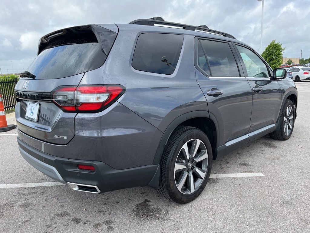 Used 2025 Honda Pilot Elite image 4