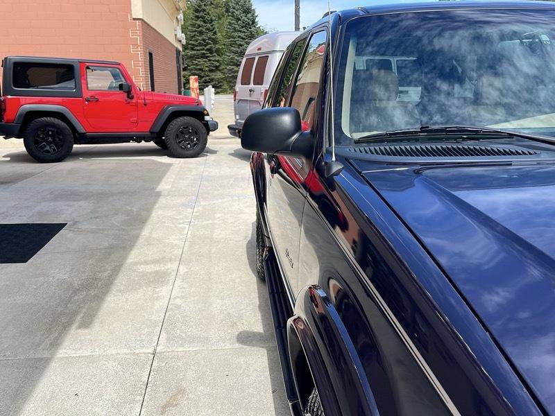 Used 2000 Ford Explorer Limited AWD/4WD image 8