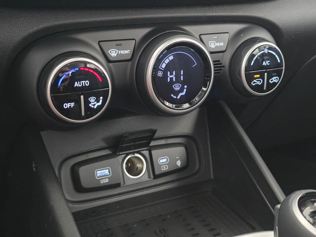 New 2026 Hyundai Venue SEL FWD image 28