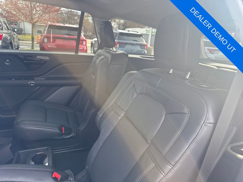 Used 2025 Lincoln Aviator Reserve w/ Jet Appearance Package image 13