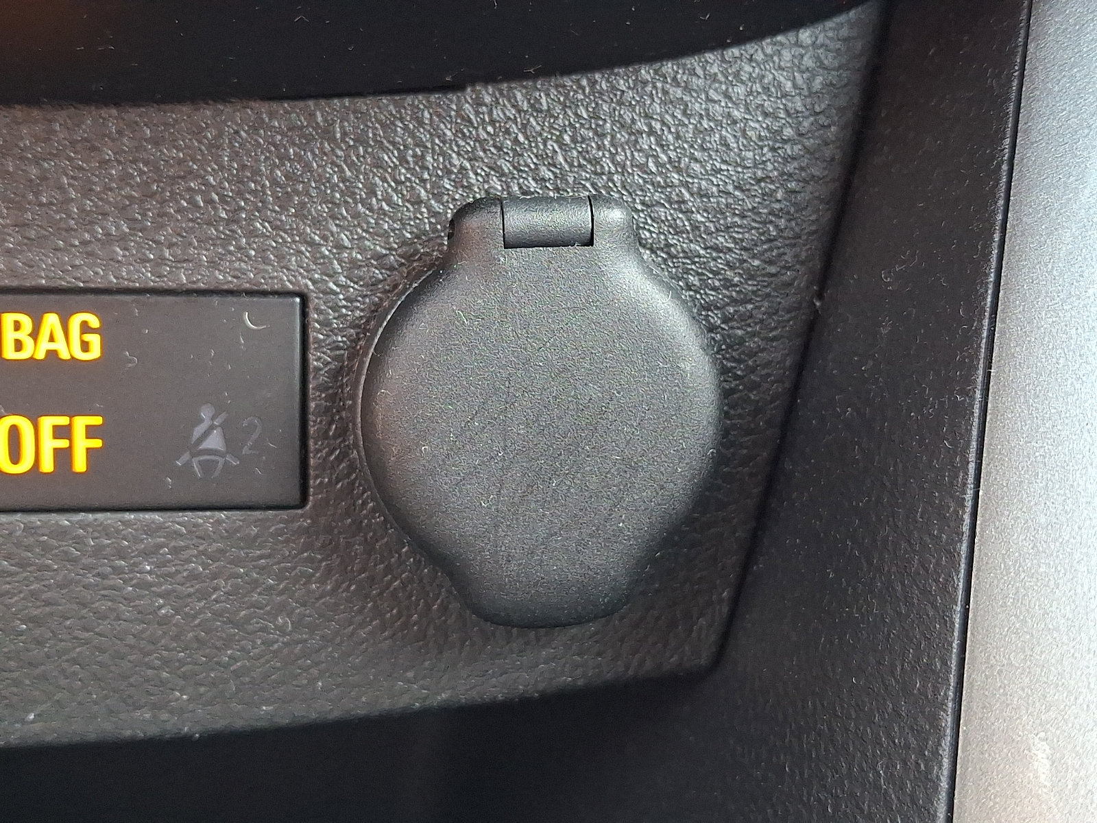 Used 2018 Chevrolet Trax LS AWD/4WD image 23