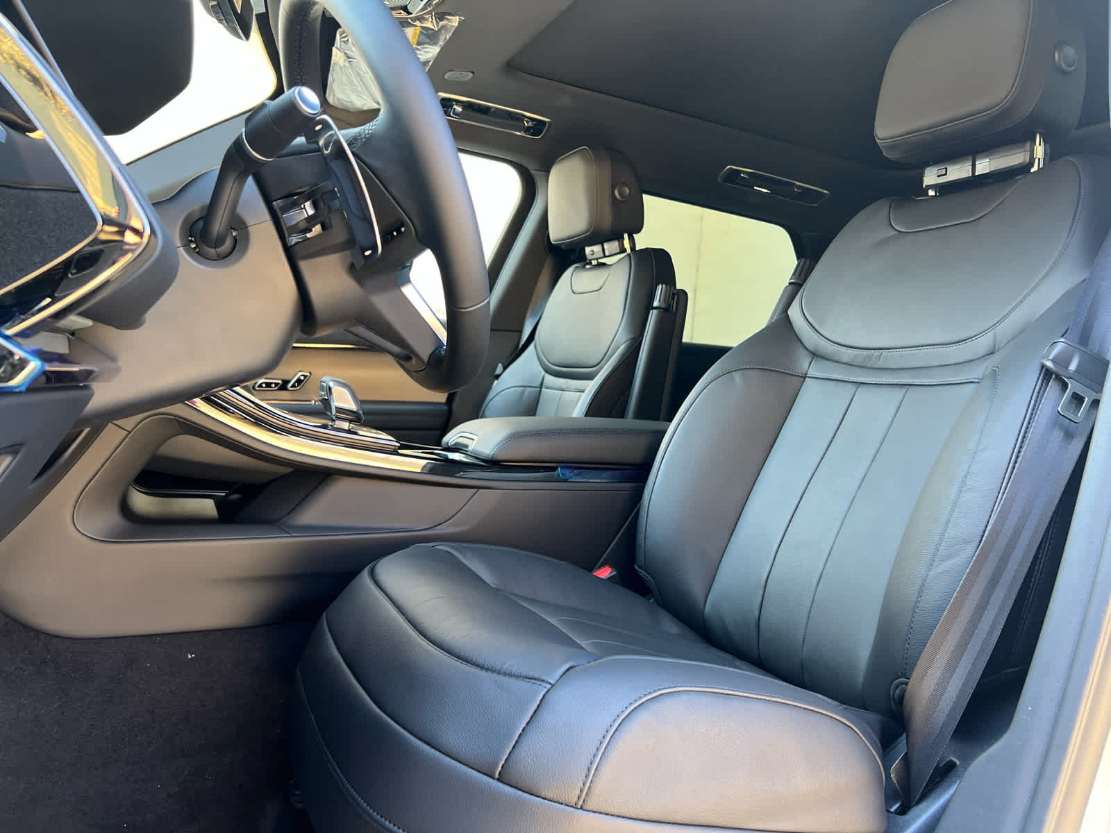 Certified 2025 Land Rover Range Rover Sport AWD/4WD image 13