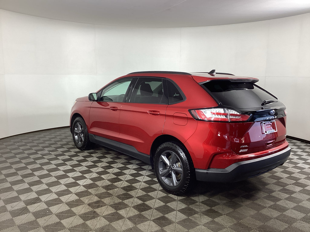 Used 2024 Ford Edge SEL w/ Sport Appearance Package AWD/4WD image 4