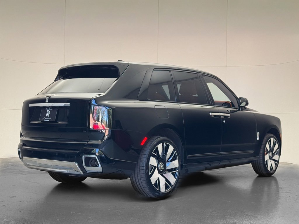 New 2026 Rolls-Royce Cullinan image 3