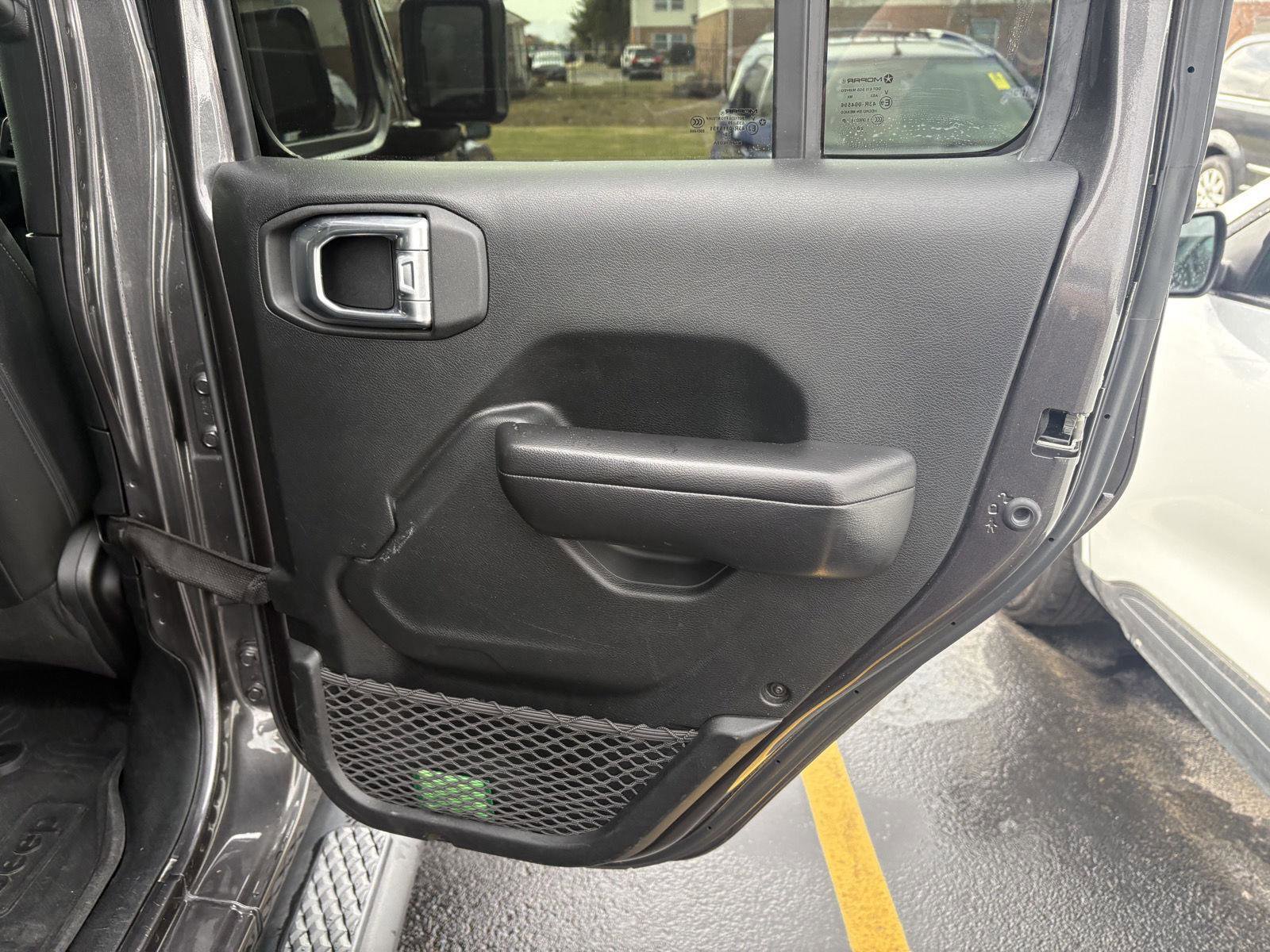 Used 2021 Jeep Gladiator Sport image 14