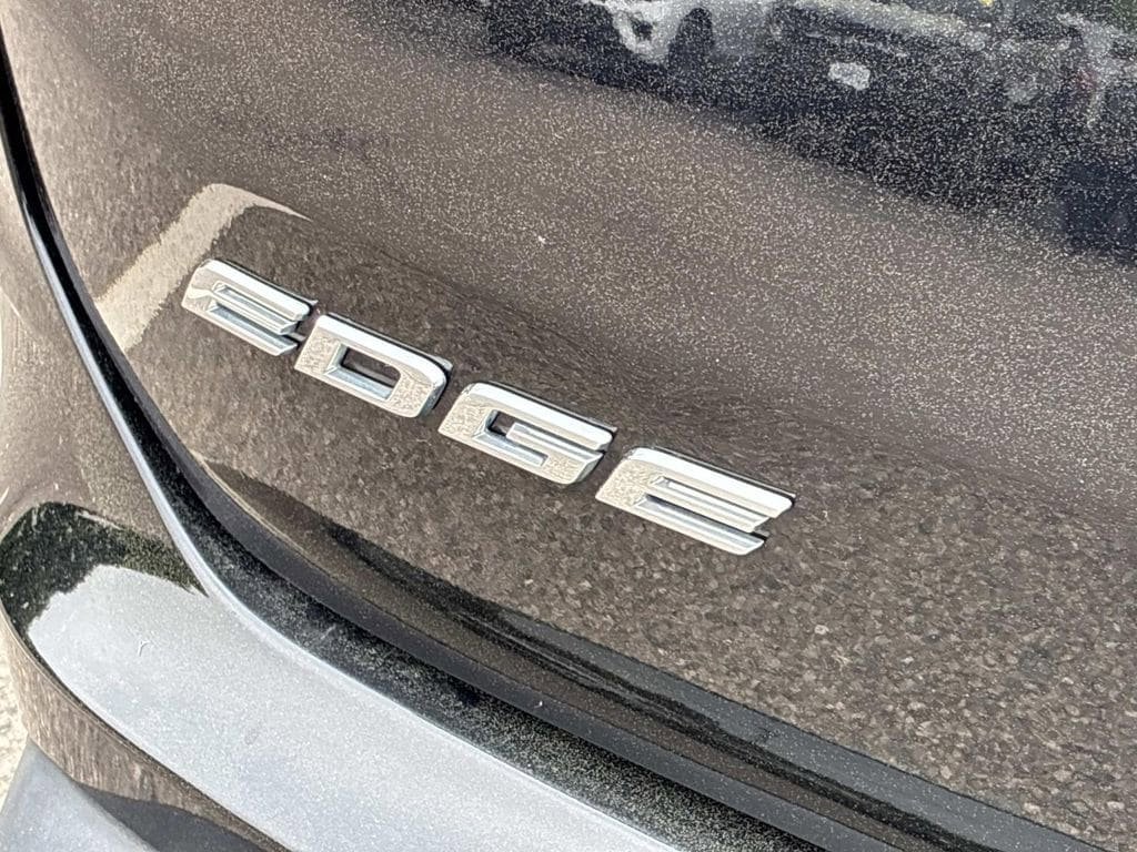 Used 2019 Ford Edge Titanium w/ Equipment Group 301A AWD/4WD image 13