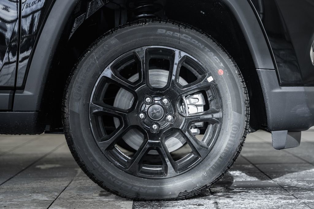 New 2026 Jeep Compass Latitude image 16