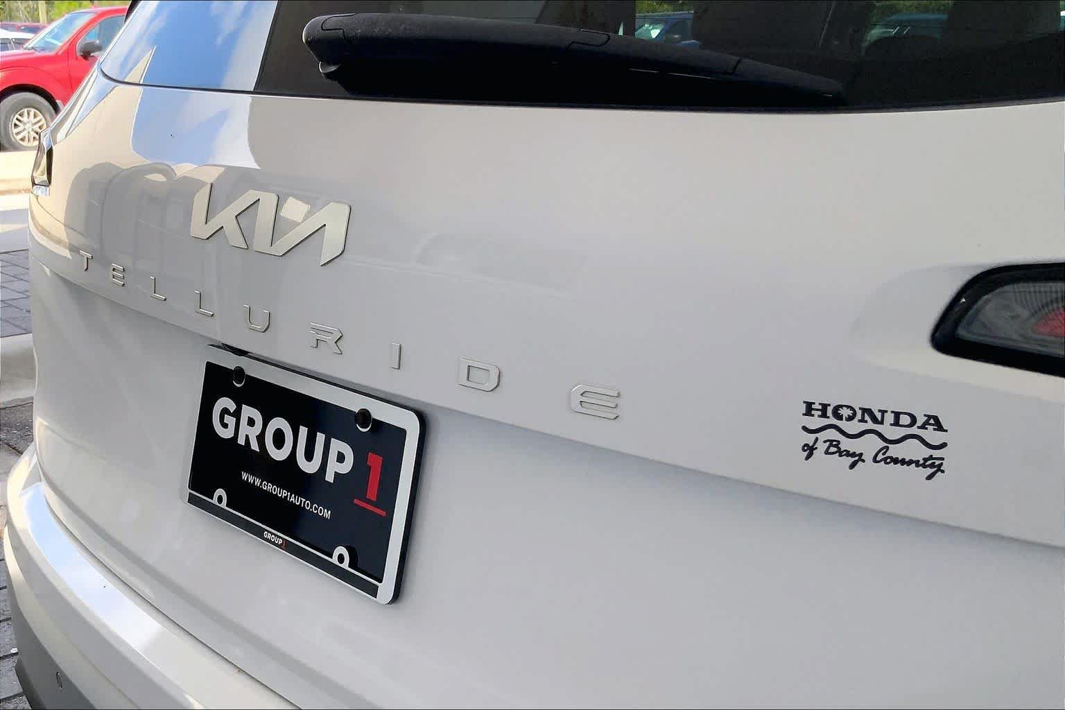 Used 2023 Kia Telluride EX w/ EX Captain's Chair Package FWD image 10