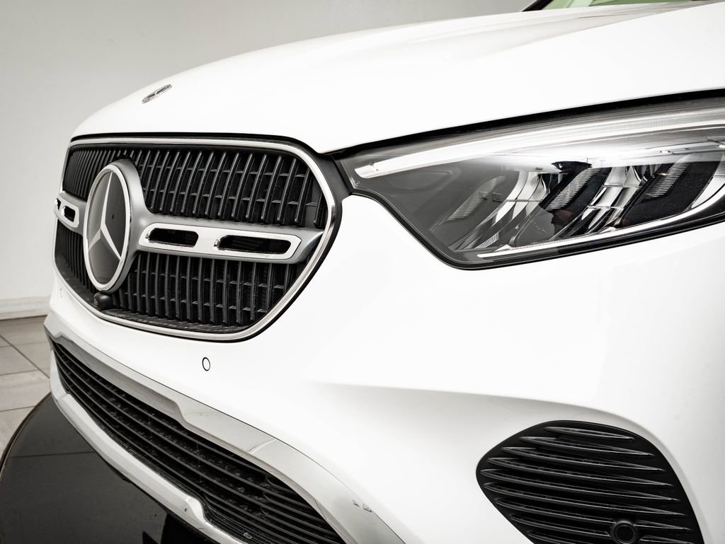 New 2026 Mercedes-Benz GLC 300 4MATIC image 3