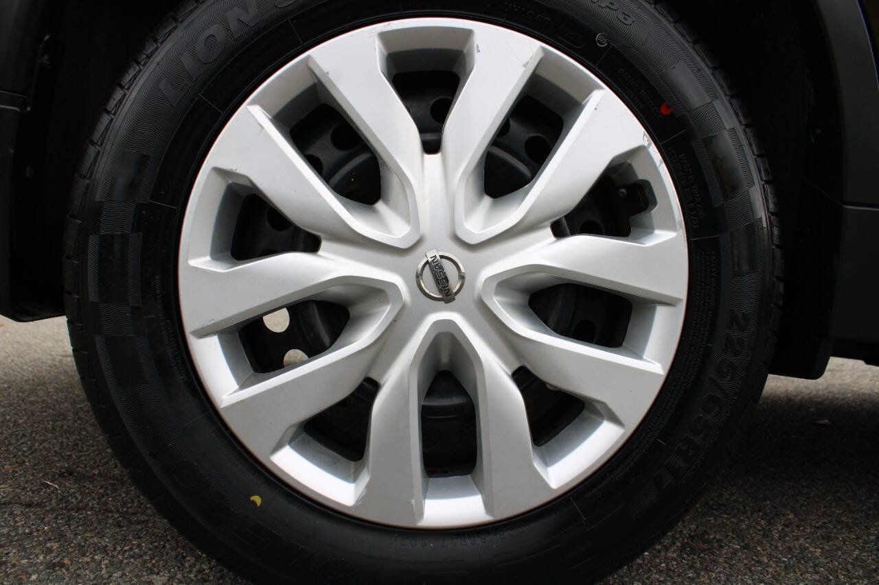 Used 2018 Nissan Rogue S image 20