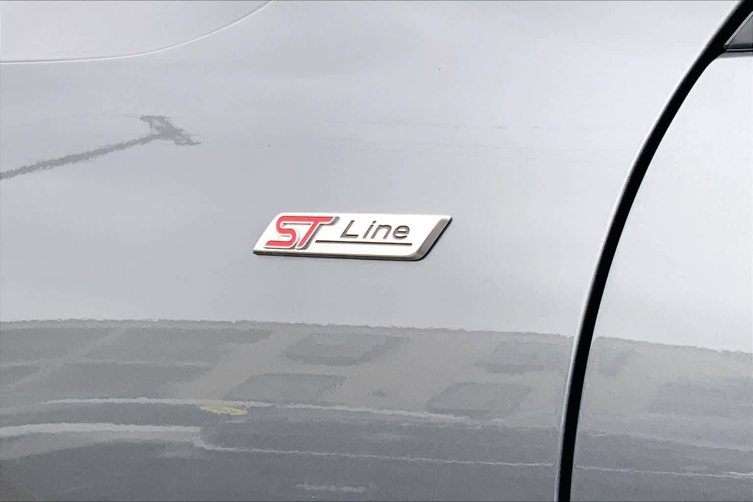 Certified 2023 Ford Escape ST-Line w/ Tech Pack #1 FWD image 10