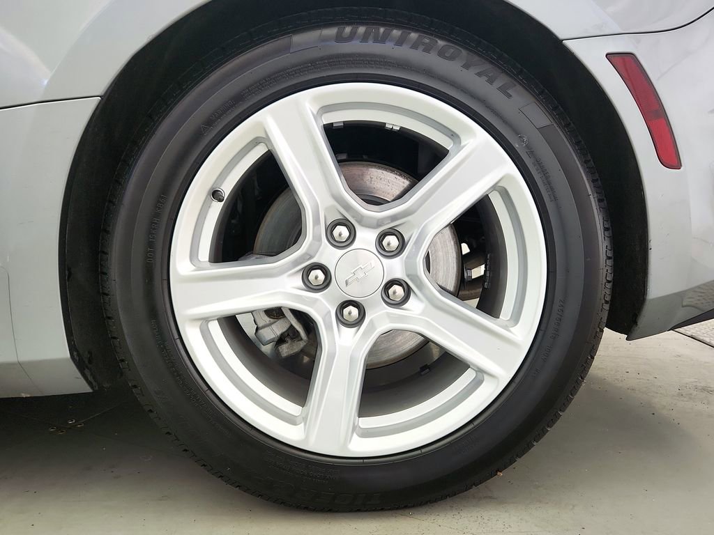 Used 2023 Chevrolet Camaro LT RWD image 27