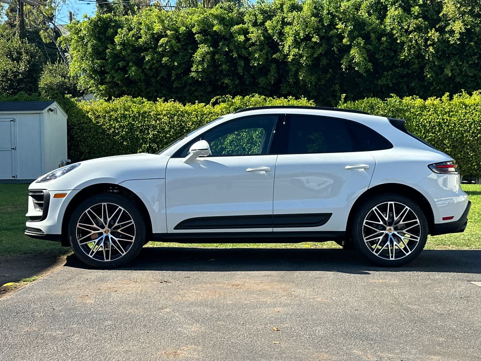 New 2026 Porsche Macan AWD/4WD image 2