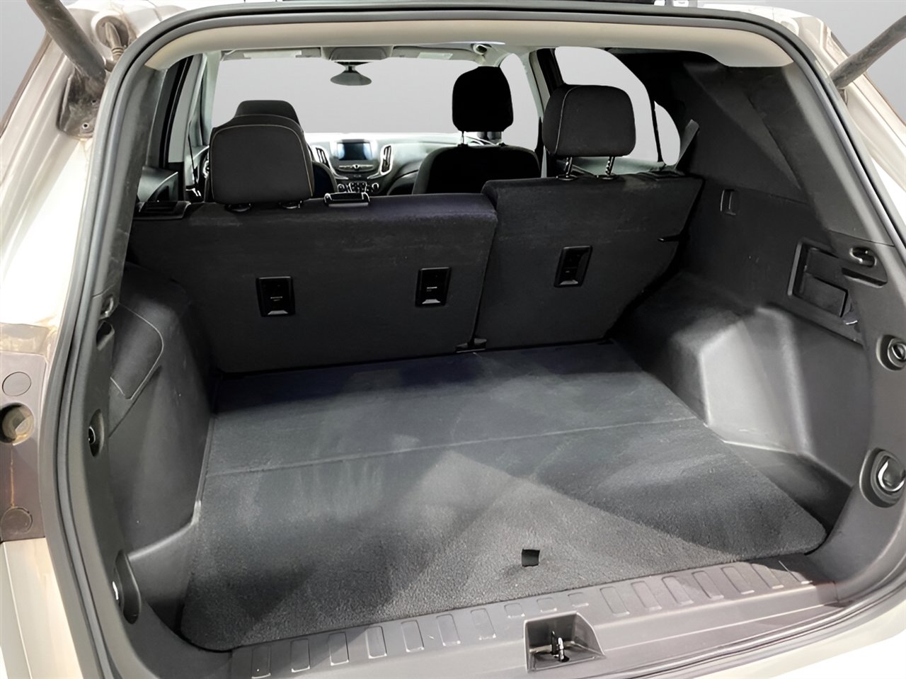 Used 2022 Chevrolet Equinox LT w/ Driver Convenience Package image 21