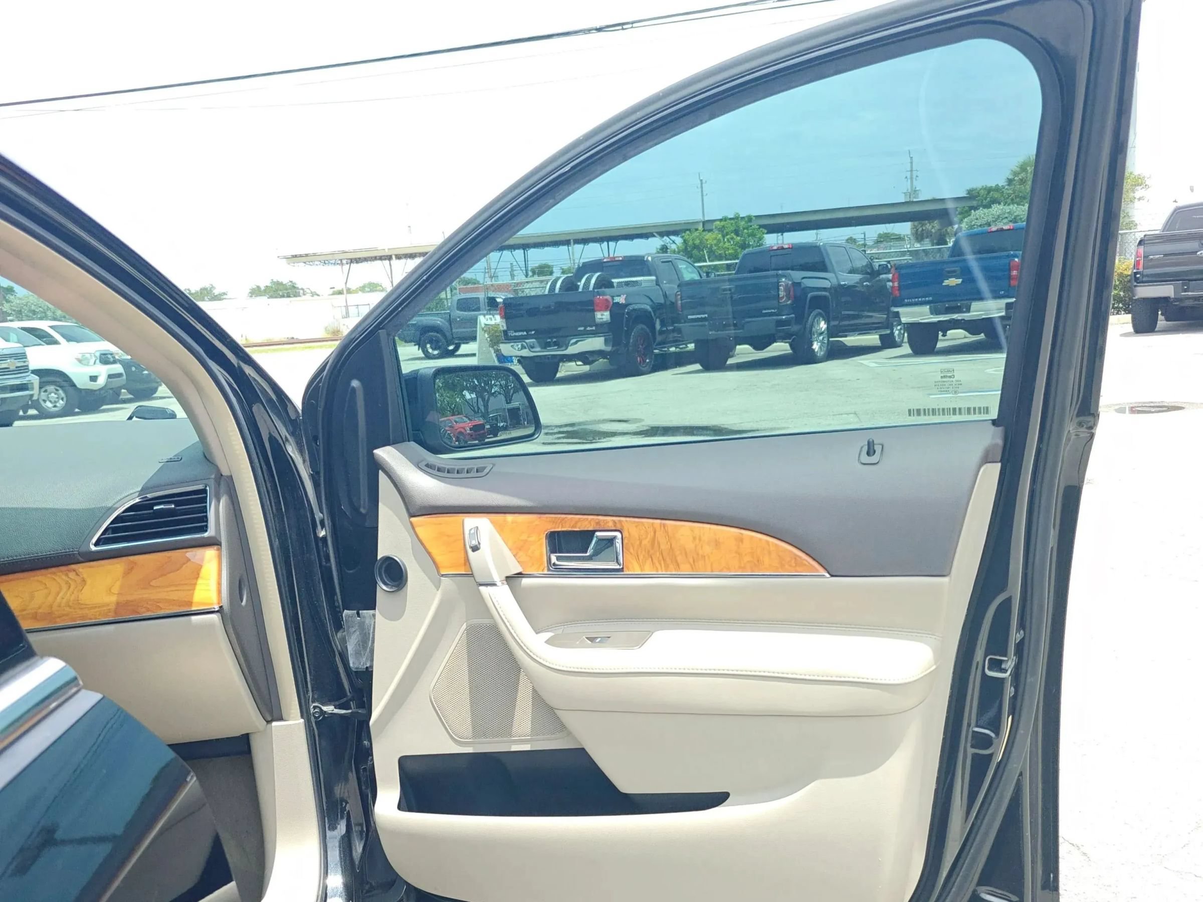 Used 2013 Lincoln MKX FWD image 10