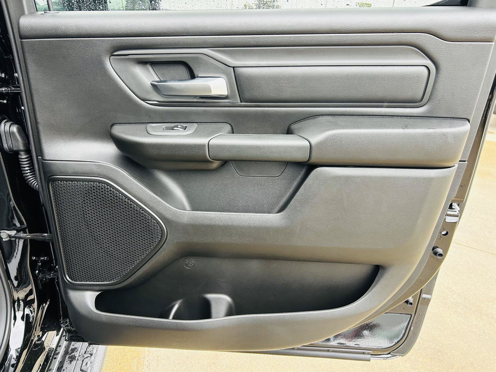 New 2027 RAM 1500 Express AWD/4WD image 28