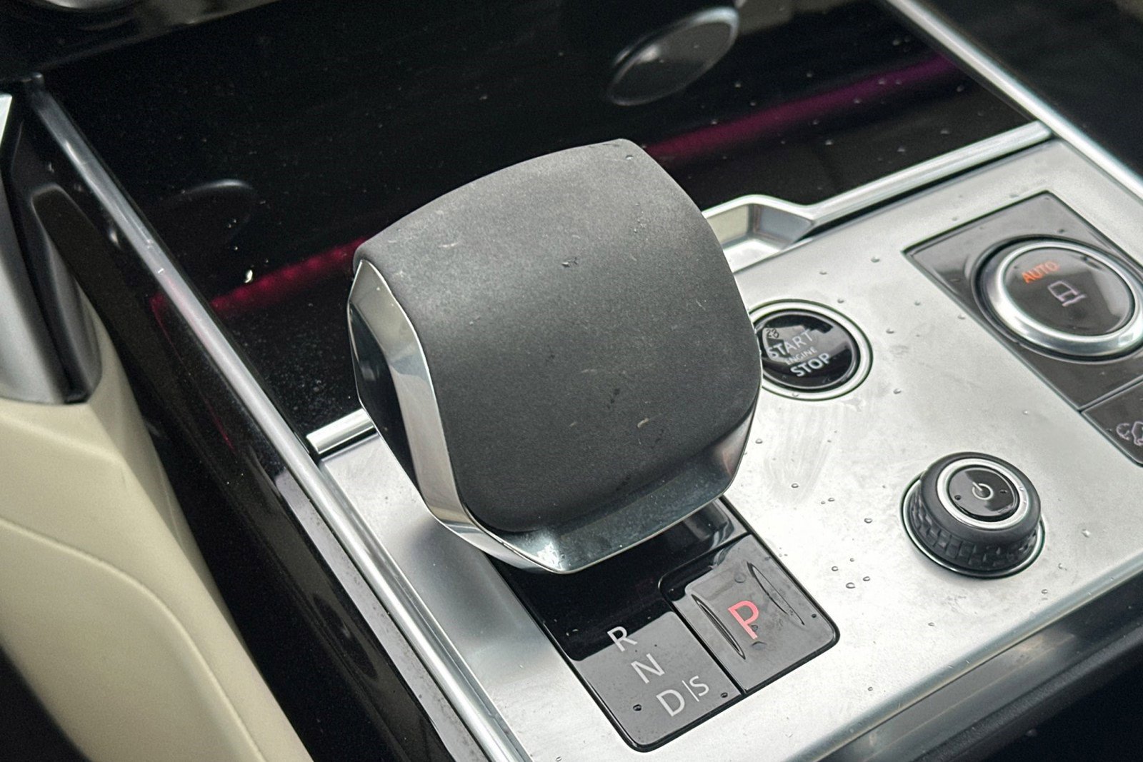 Used 2023 Land Rover Range Rover SE image 24