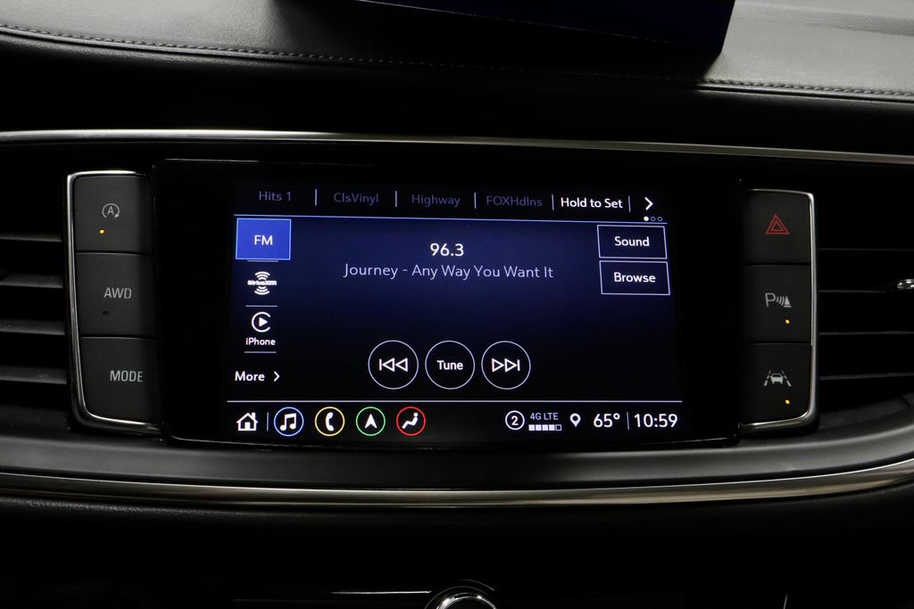 Used 2023 Buick Enclave Avenir w/ Avenir Technology Package AWD/4WD image 3