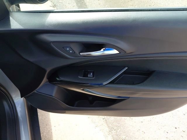 Used 2025 Chevrolet Trax LT image 26