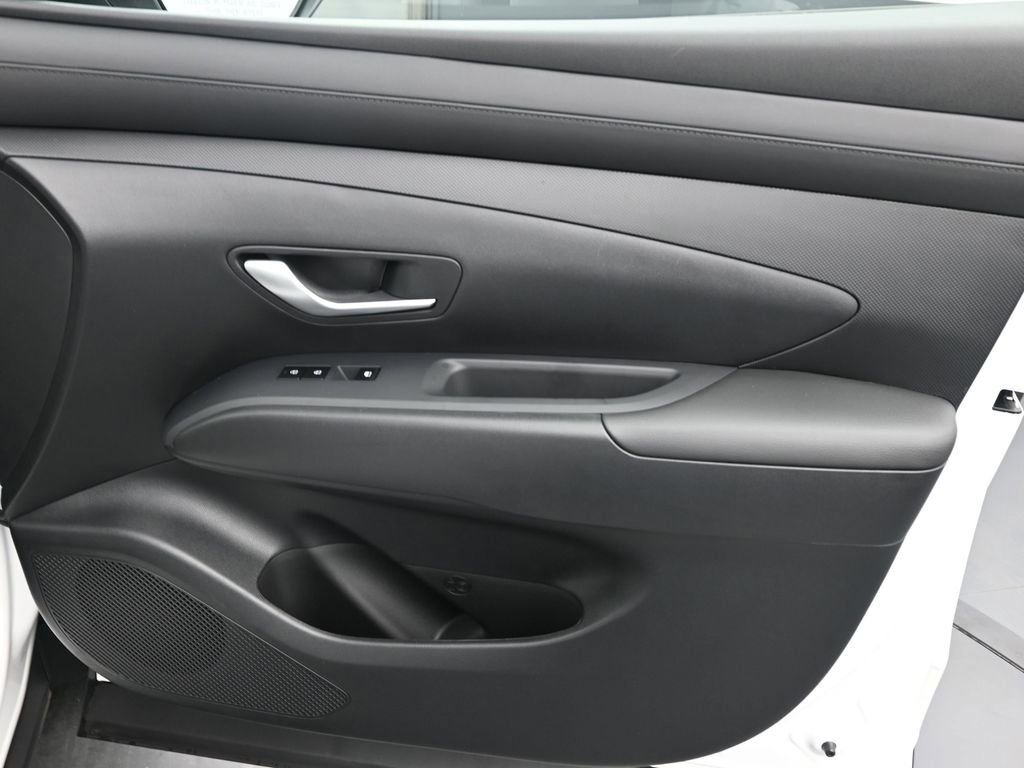 Certified 2026 Hyundai Santa Cruz SE image 18