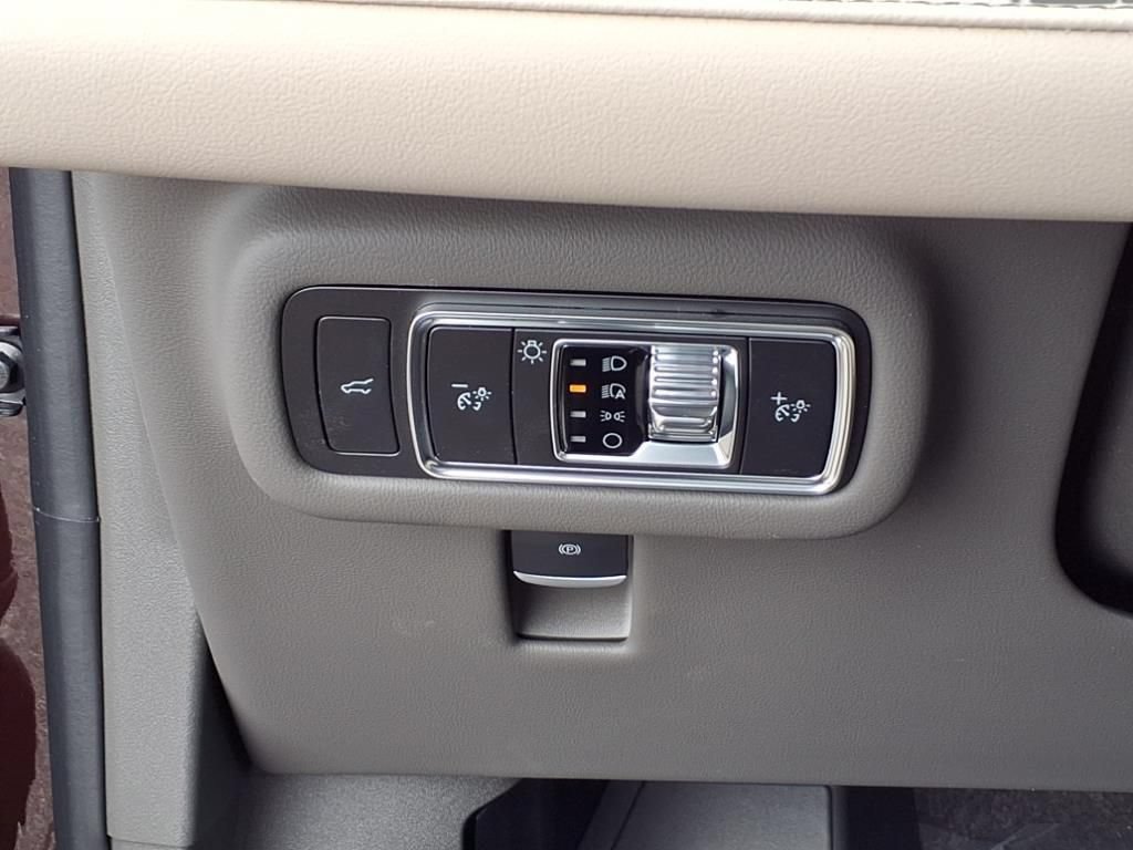 New 2025 Lincoln Nautilus Reserve w/ Jet Appearance Package AWD/4WD image 17