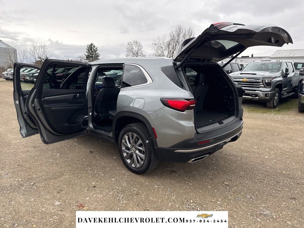 Used 2025 Buick Enclave Preferred w/ Power Package image 30